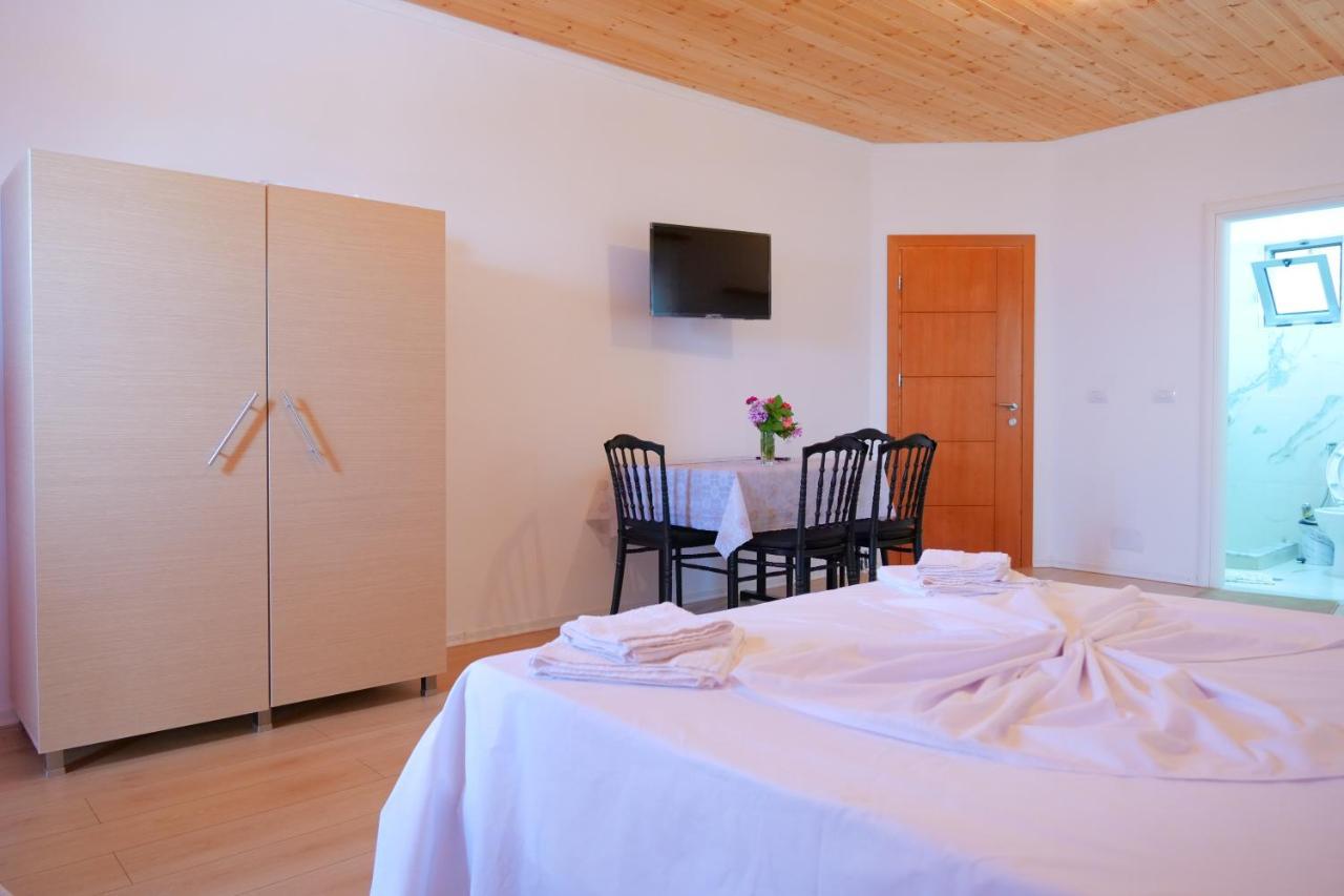 סרנדה Guesthouse Panorama Nivice מראה חיצוני תמונה