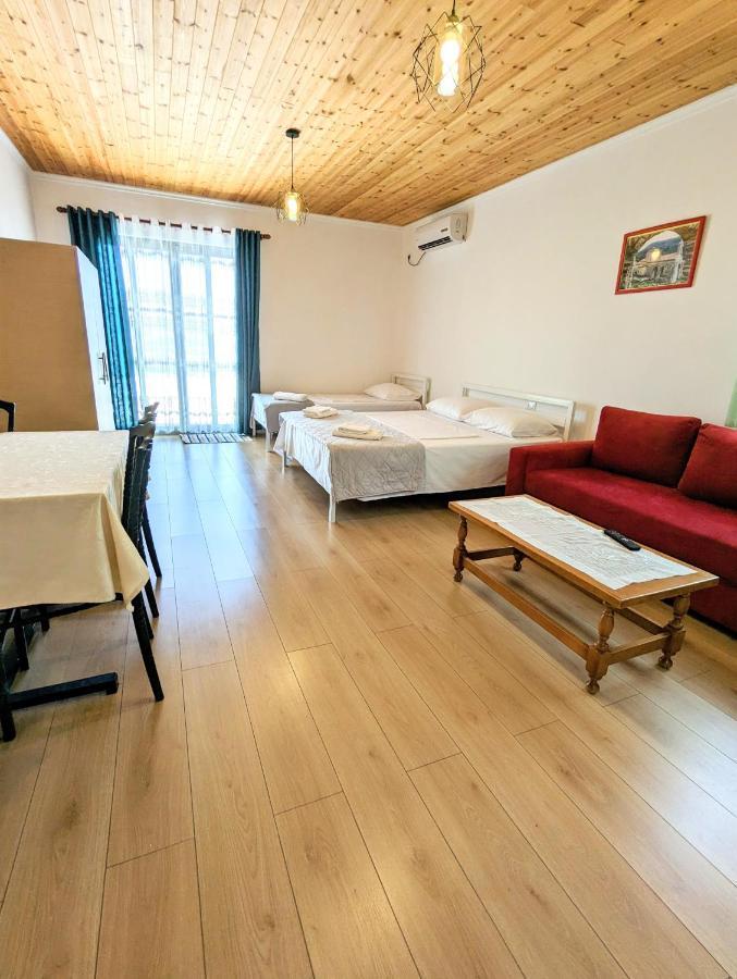 סרנדה Guesthouse Panorama Nivice מראה חיצוני תמונה